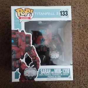 funko pop  titanfall Sarah and mob